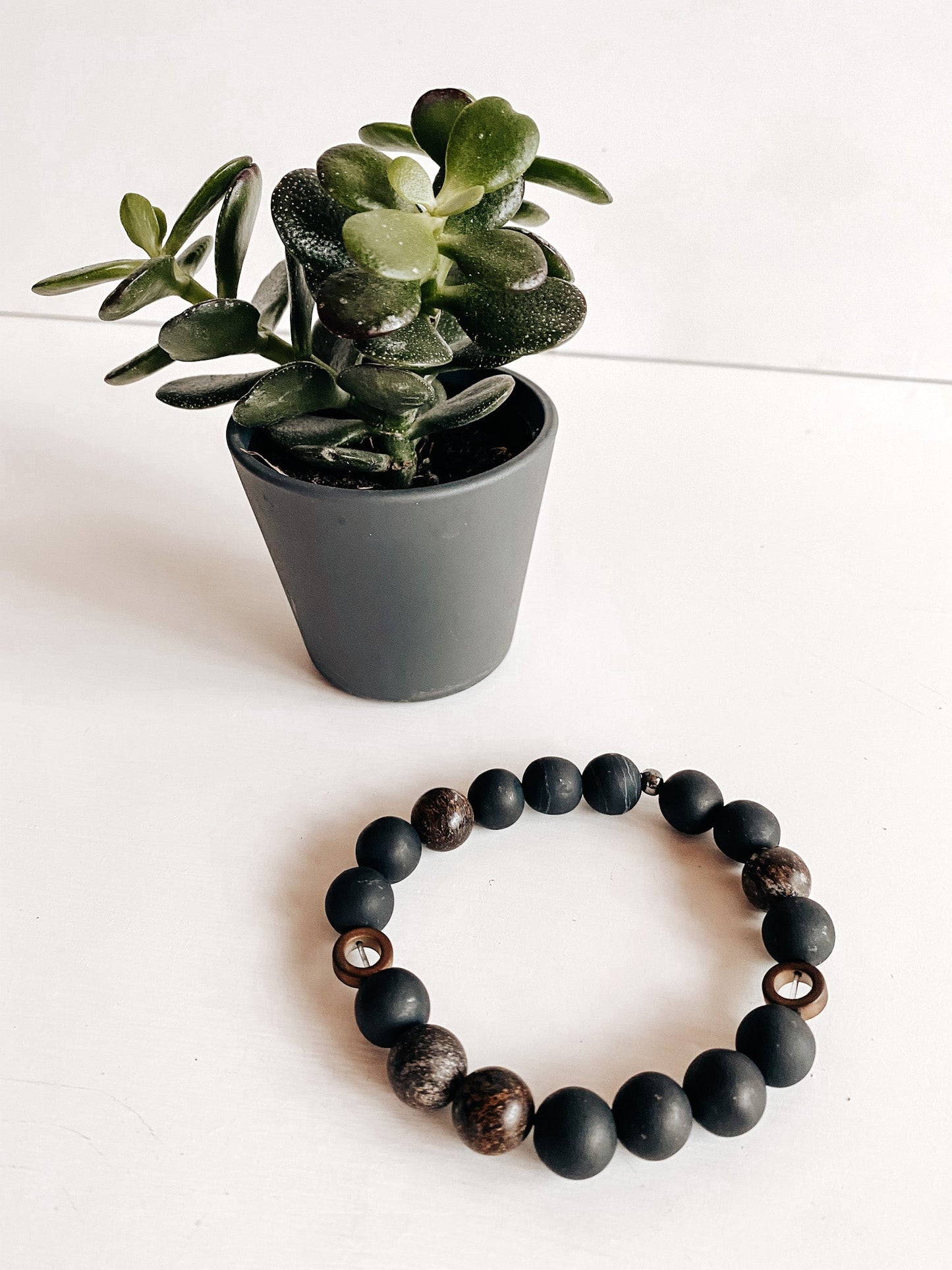 OYO - M. - Bracelets Carbon Living