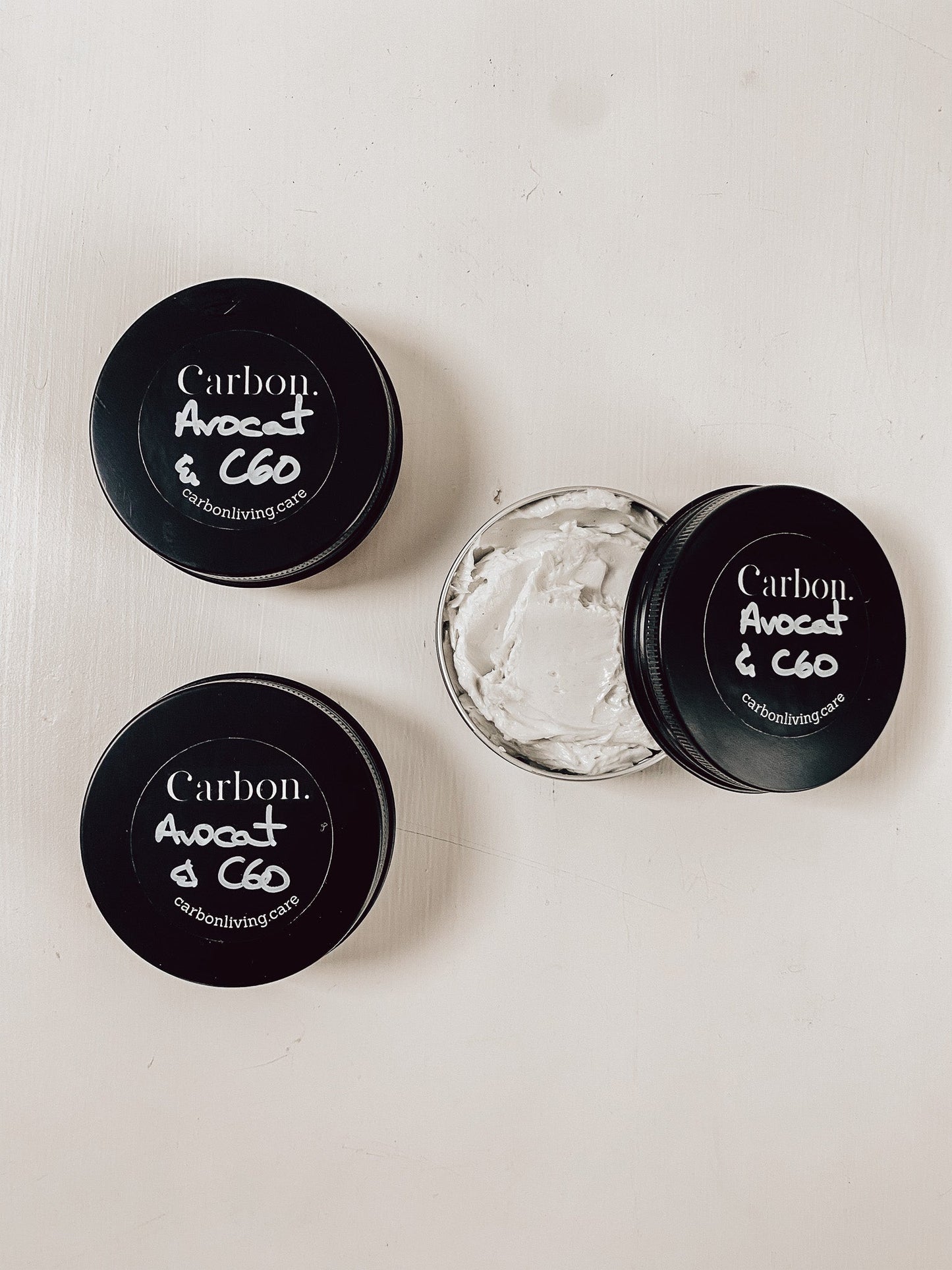 Beurre fouetté à l’avocat et C60 Carbon Living